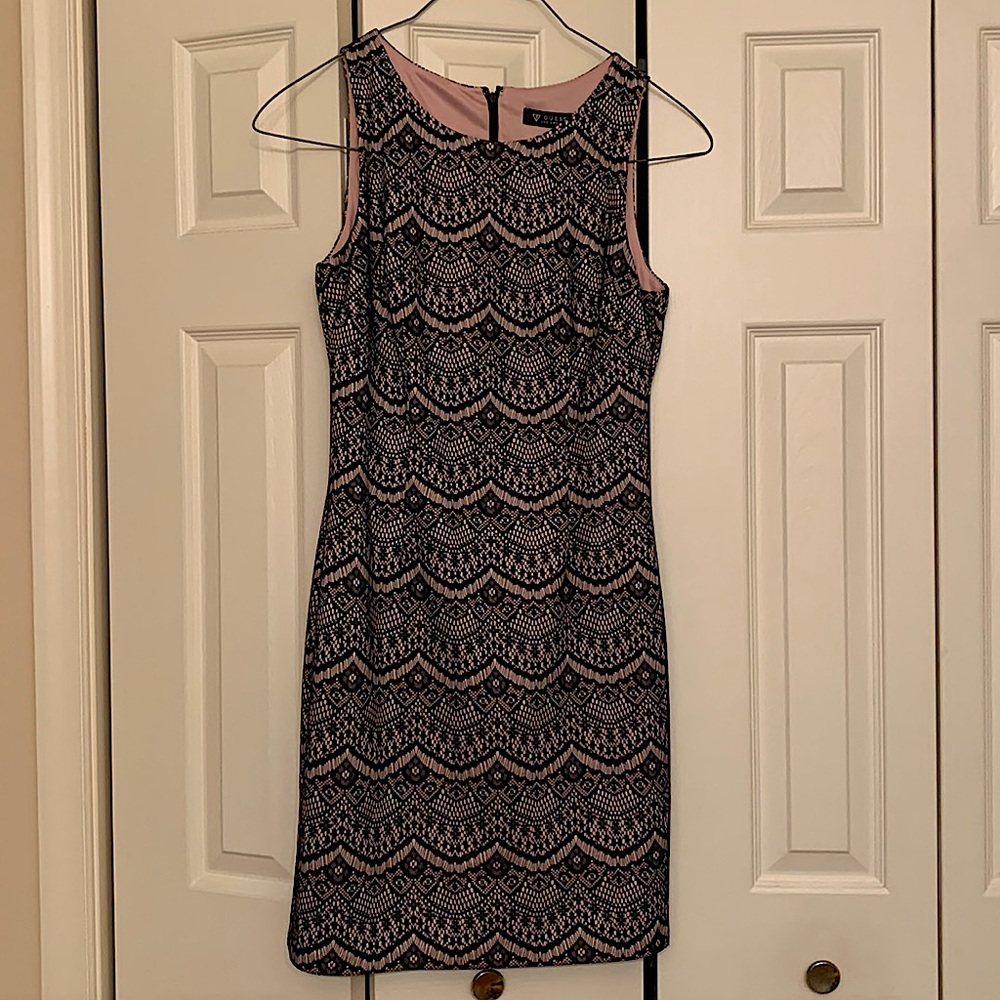 Women Size 8 sleeveless dress